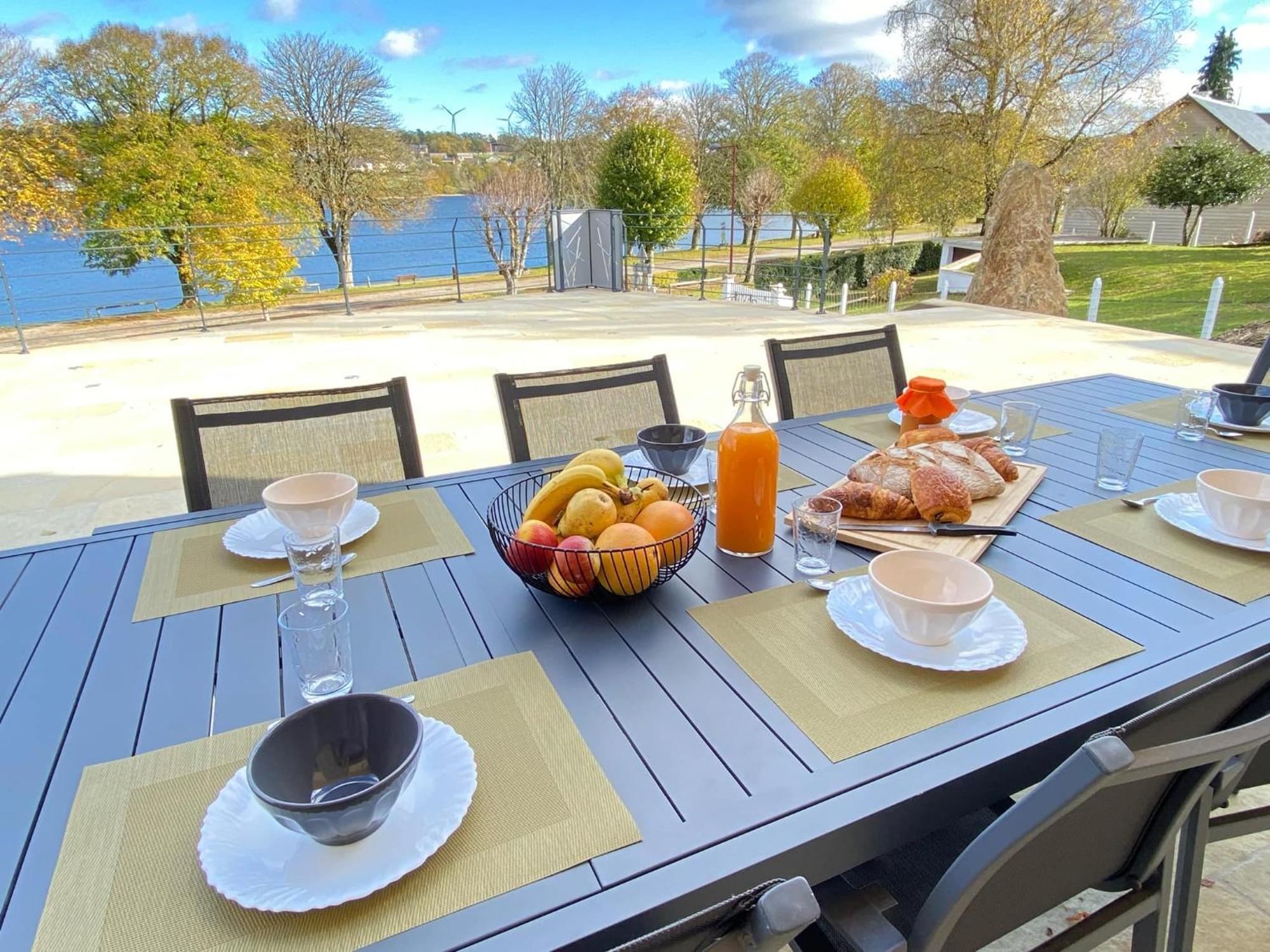 Villa Le Menhir 4 Ch Au Bord Du Lac Et Terrasse Villefranche-de-Panat Exterior foto